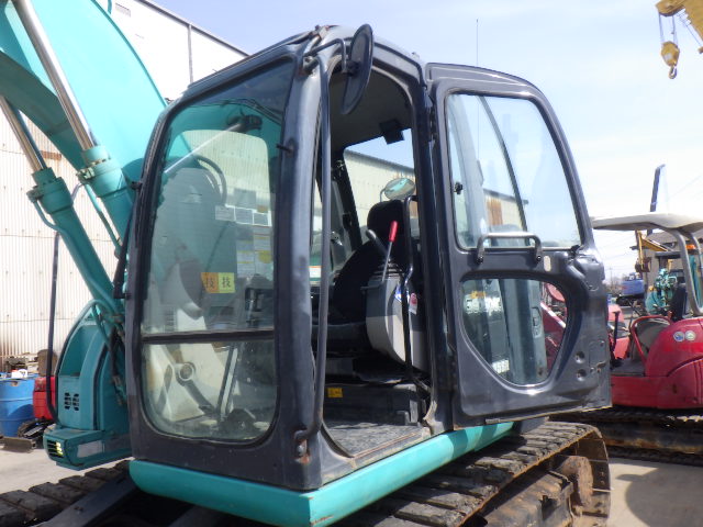 Máy xúc Kobelco SK135SR-2 2011